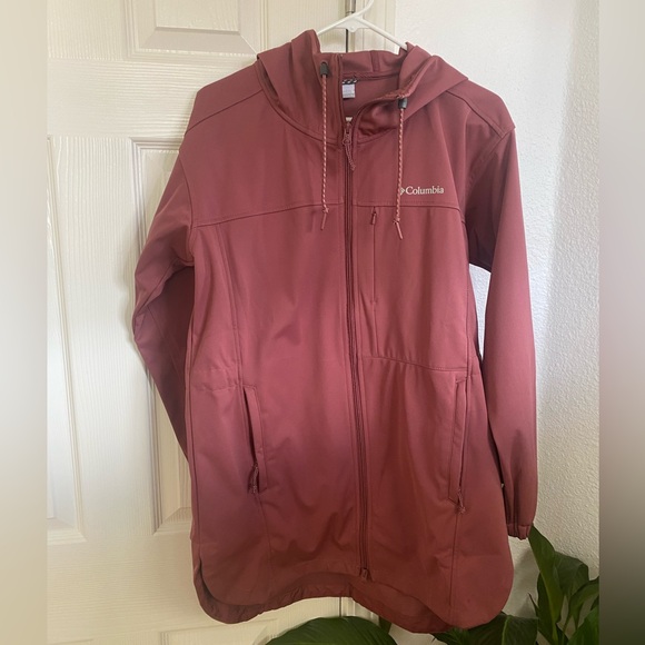 Columbia Jackets & Blazers - Columbia Maroon Hooded Jacket